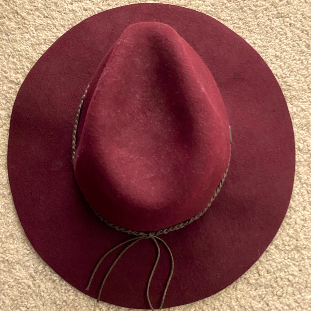 Pistil wool hat